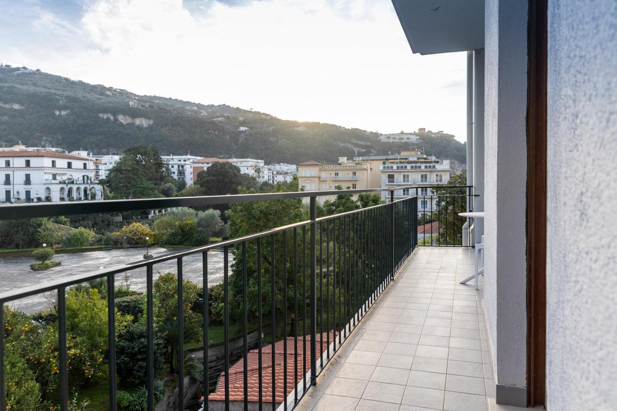 Patriziella 4 Rooms Sorrent Exterior foto